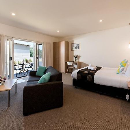 Boathouse Resort Studios And Suites Blairgowrie Eksteriør billede