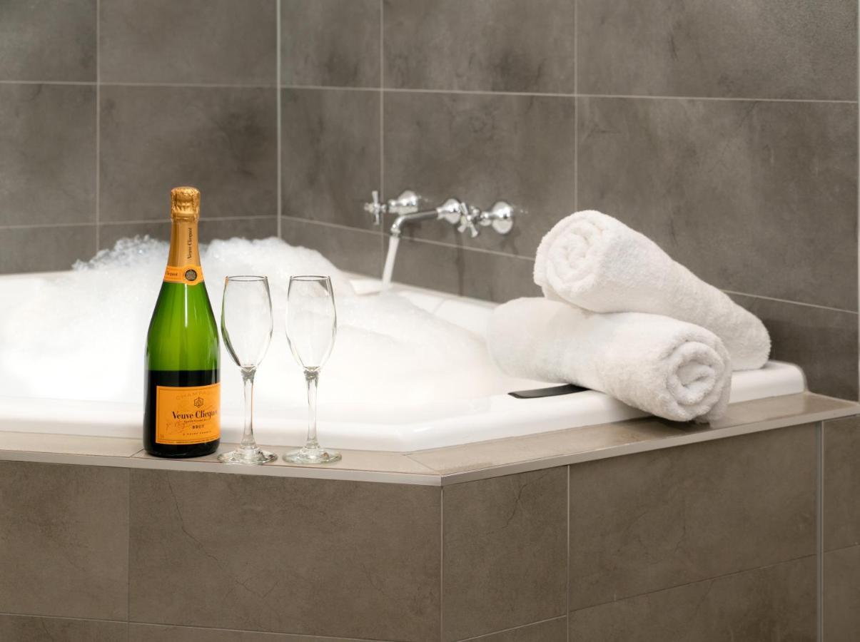 Boathouse Resort Studios And Suites Blairgowrie Eksteriør billede