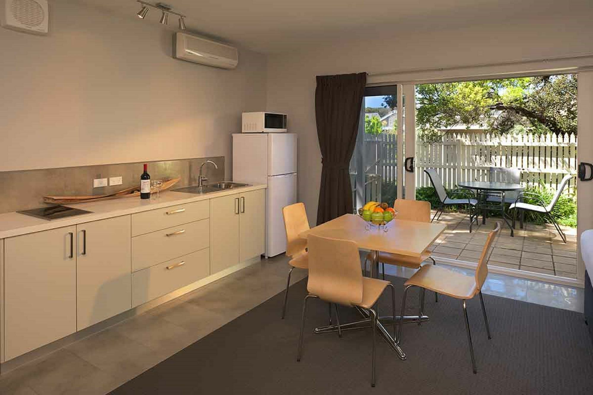 Boathouse Resort Studios And Suites Blairgowrie Eksteriør billede